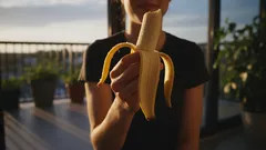 Eine Banane am Abend: ein einfaches Lebensmittel mit einer überraschenden Wirkung auf den Schlaf