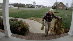 Ein 78-jähriger Mann lieferte aus purer Not Essen aus – man sammelte eine Million Dollar für ihn, damit er wieder in den Ruhestand gehen kann